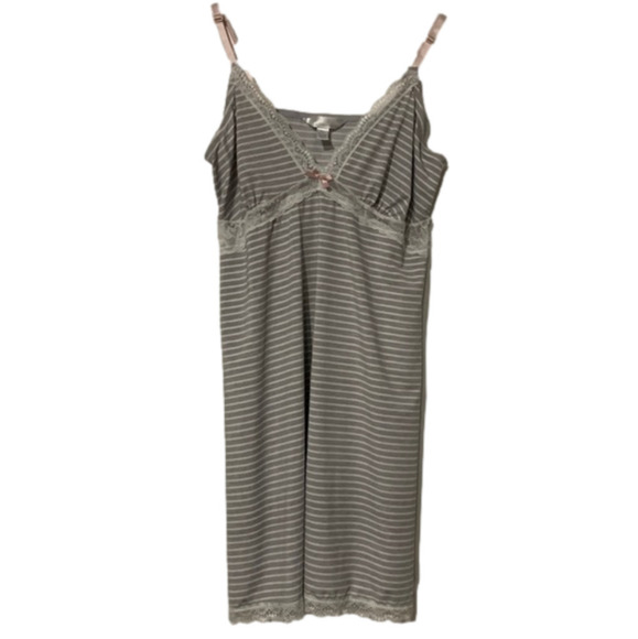 Marilyn Monroe grey with white horizontal stripes, lace trim and pink bow - Picture 1 of 12